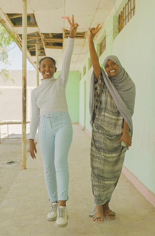 Twee leden van een Teen Youth Club in Afar, Ethiopie